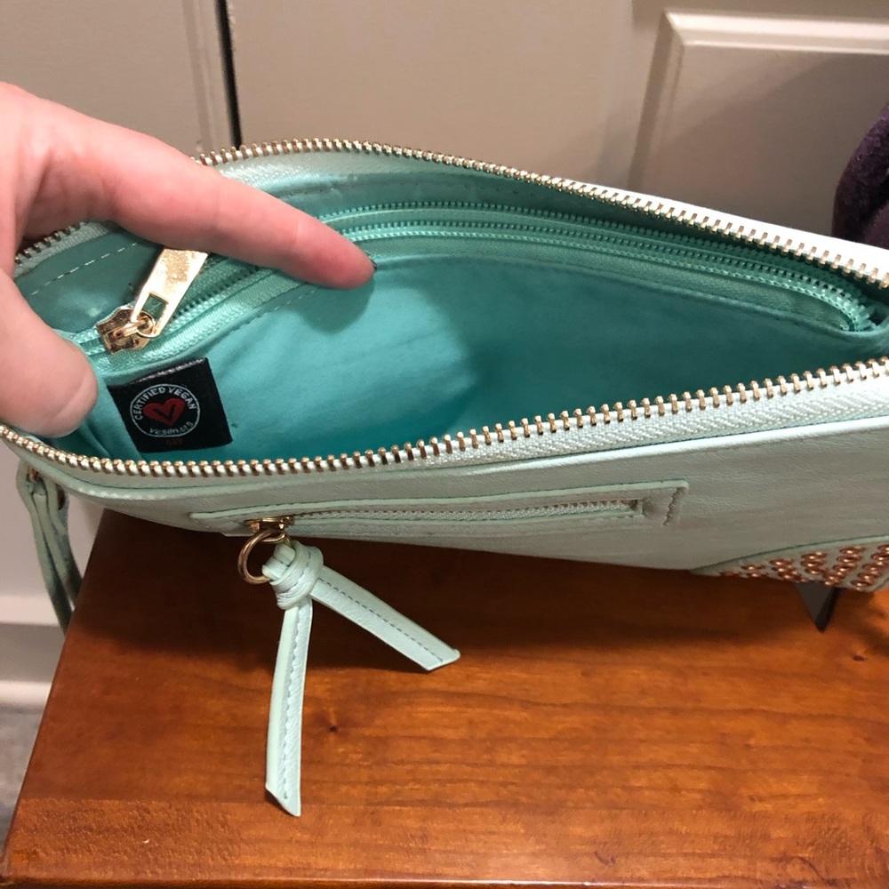 👛🌼 Super cute small clutch! - Picture 2 of 2